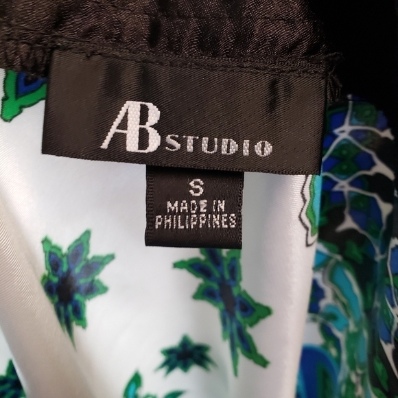 AB STUDIO Green and Blue Sleeveless Sleek Shirt Sz S - Picture 7 of 10